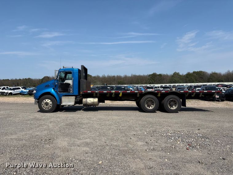 image for item YA4533 2004 Kenworth T300 flatbed truck