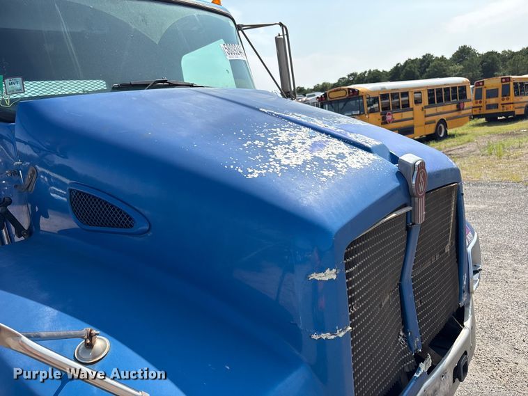 image for item YA4533 2004 Kenworth T300 flatbed truck