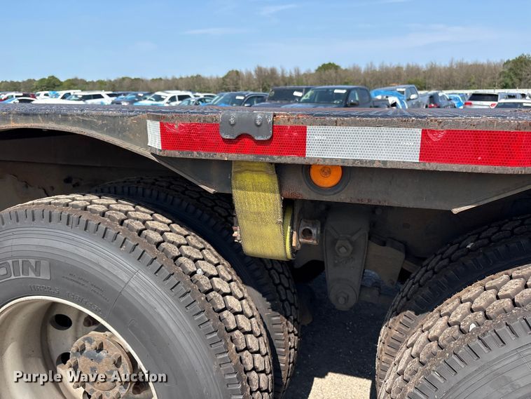 image for item YA4533 2004 Kenworth T300 flatbed truck