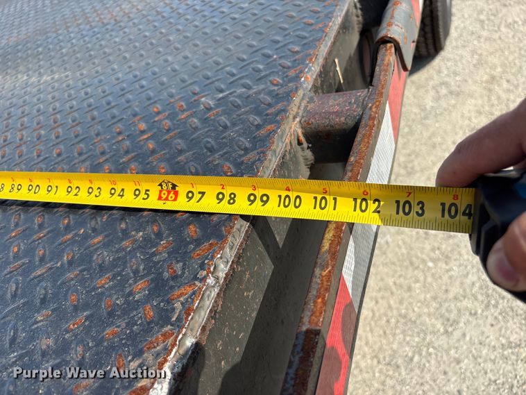 image for item YA4533 2004 Kenworth T300 flatbed truck