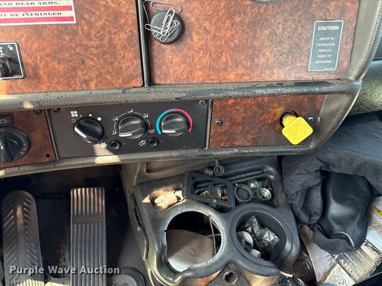 image for item YA4533 2004 Kenworth T300 flatbed truck