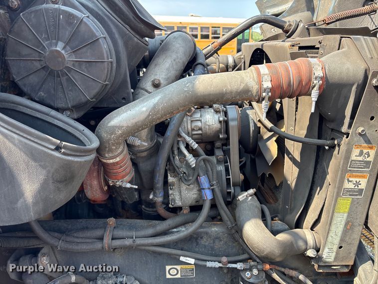 image for item YA4533 2004 Kenworth T300 flatbed truck