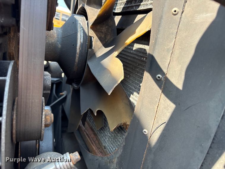 image for item YA4533 2004 Kenworth T300 flatbed truck
