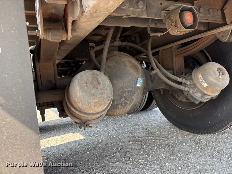 image for item YA4533 2004 Kenworth T300 flatbed truck