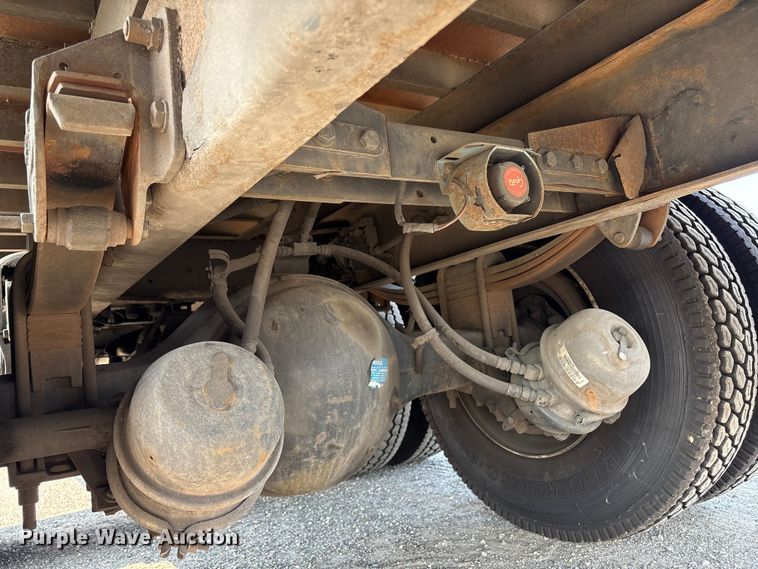 image for item YA4533 2004 Kenworth T300 flatbed truck