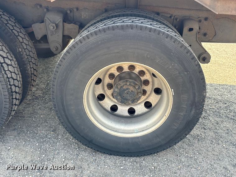 image for item YA4533 2004 Kenworth T300 flatbed truck