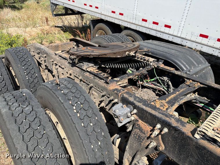 image for item YA4549 2017 Freightliner SD122 semi truck