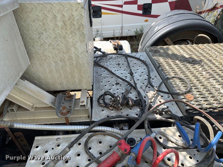 image for item YA4549 2017 Freightliner SD122 semi truck
