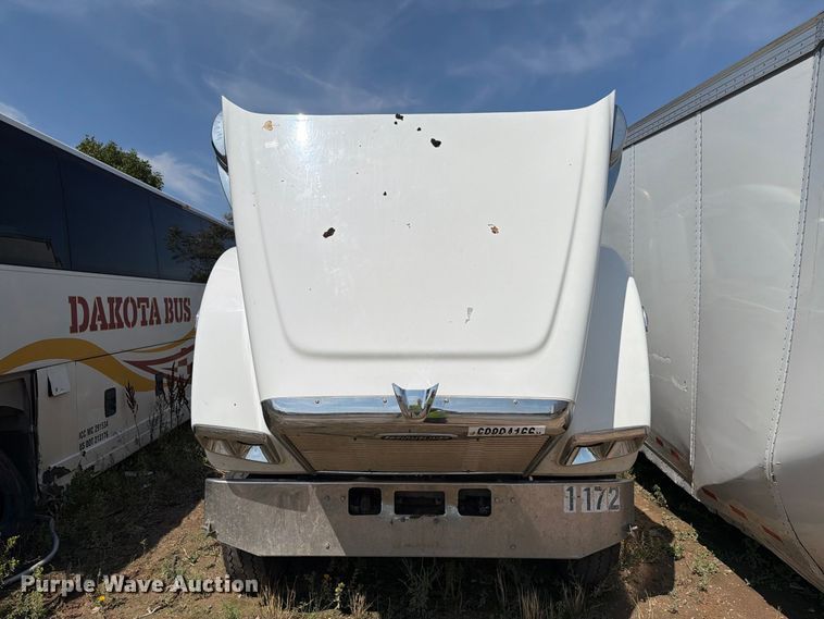image for item YA4549 2017 Freightliner SD122 semi truck
