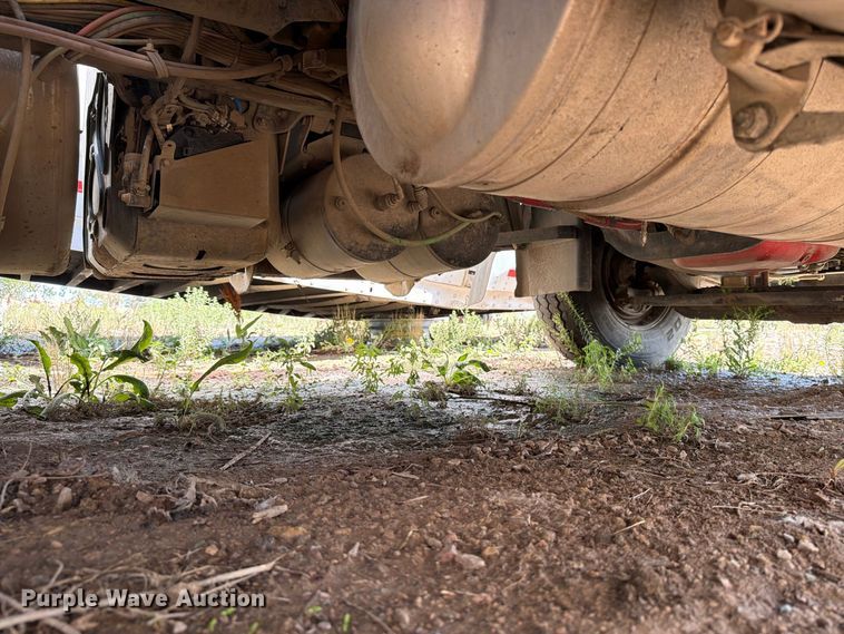 image for item YA4549 2017 Freightliner SD122 semi truck