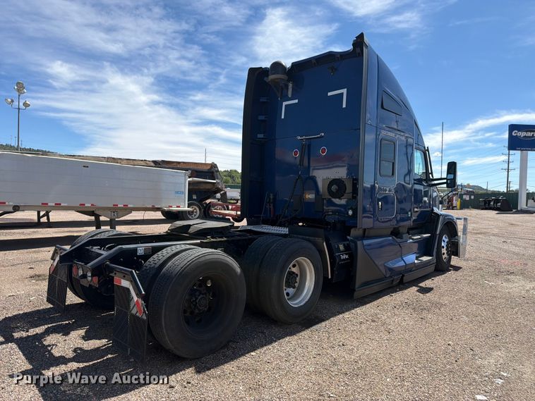 image for item YA4574 2023 Kenworth T680 semi truck