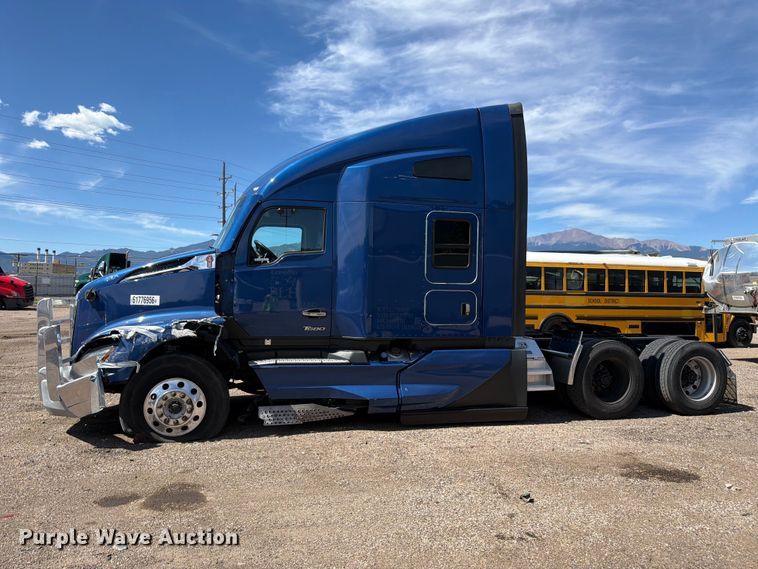 image for item YA4574 2023 Kenworth T680 semi truck