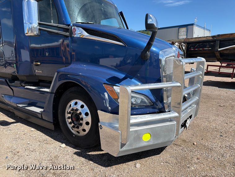 image for item YA4574 2023 Kenworth T680 semi truck