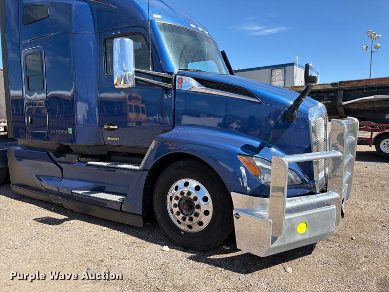image for item YA4574 2023 Kenworth T680 semi truck