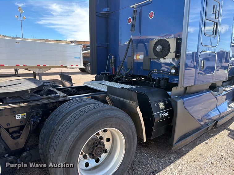 image for item YA4574 2023 Kenworth T680 semi truck