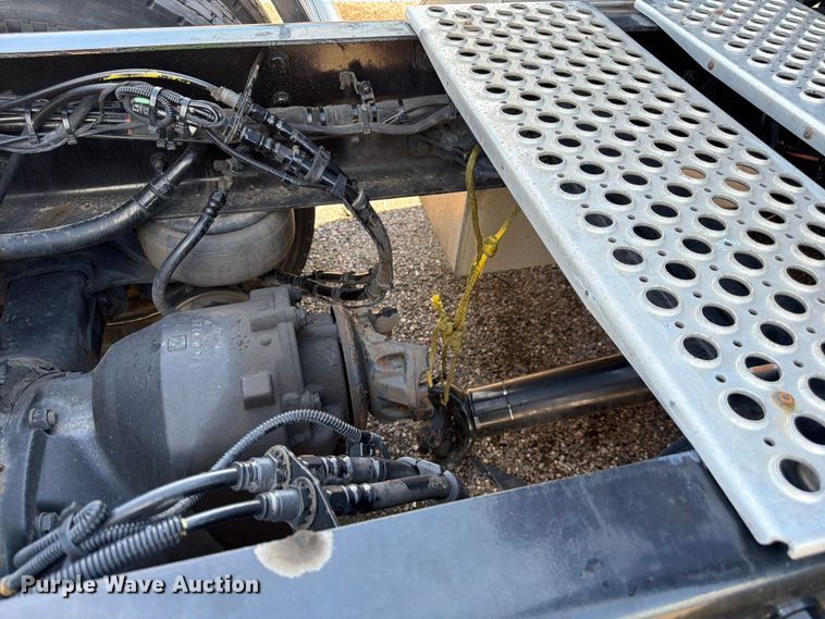 image for item YA4574 2023 Kenworth T680 semi truck