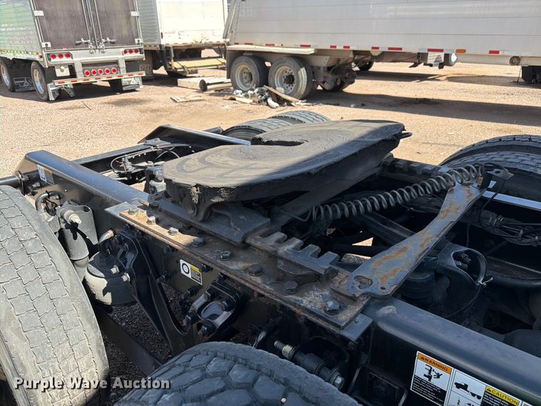 image for item YA4574 2023 Kenworth T680 semi truck