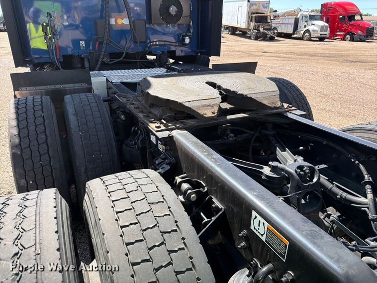 image for item YA4574 2023 Kenworth T680 semi truck
