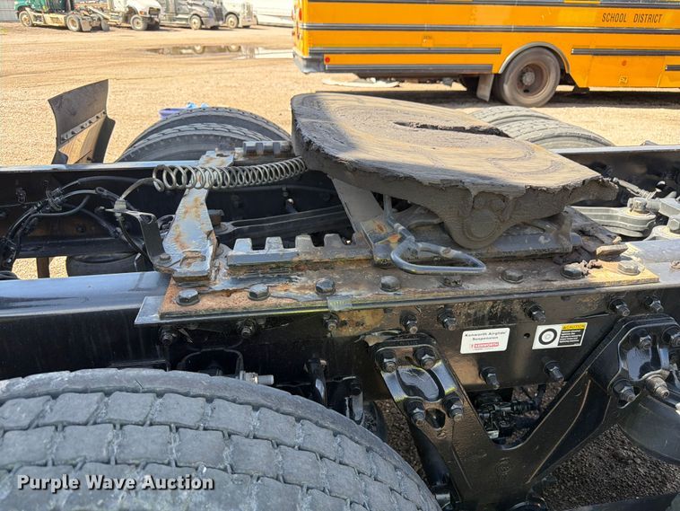 image for item YA4574 2023 Kenworth T680 semi truck