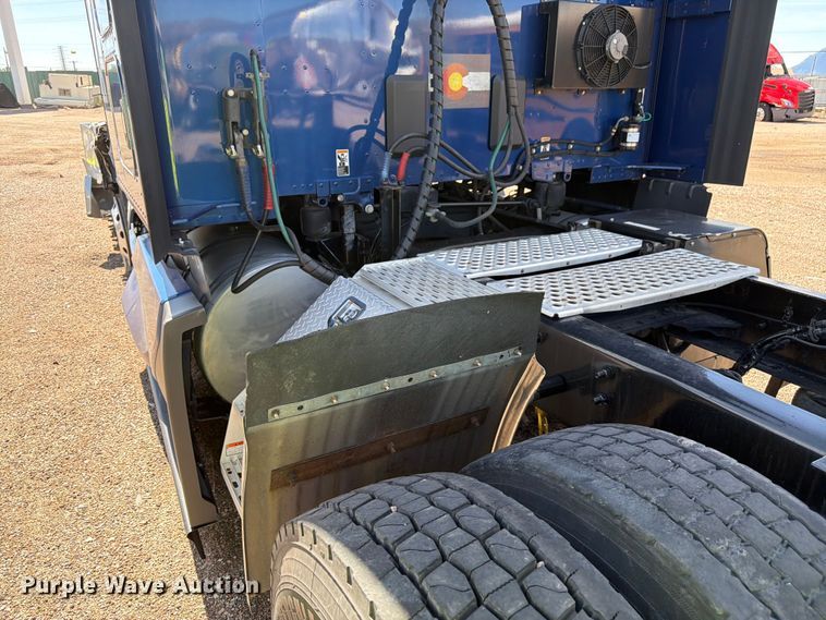 image for item YA4574 2023 Kenworth T680 semi truck
