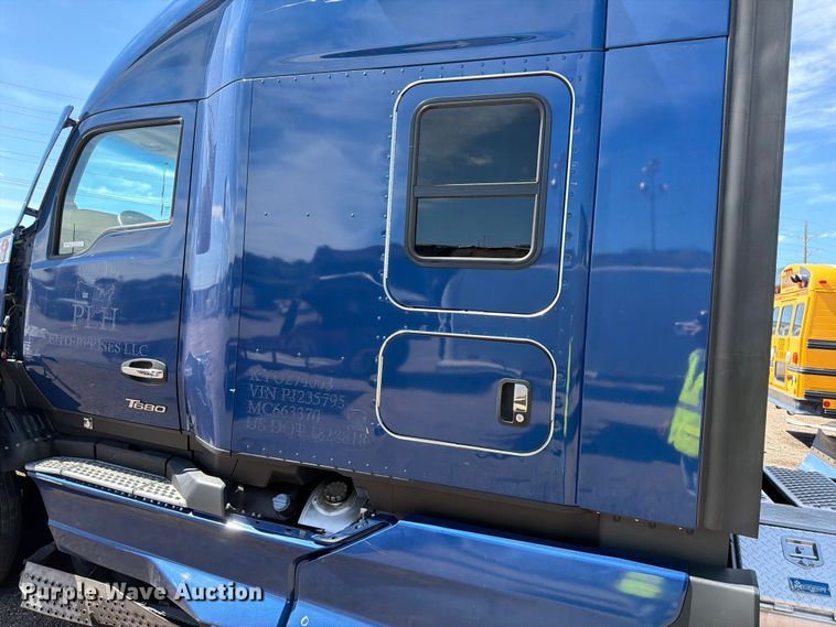 image for item YA4574 2023 Kenworth T680 semi truck