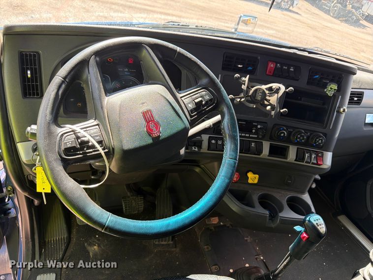 image for item YA4574 2023 Kenworth T680 semi truck