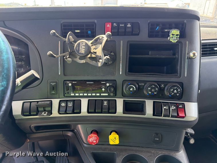 image for item YA4574 2023 Kenworth T680 semi truck