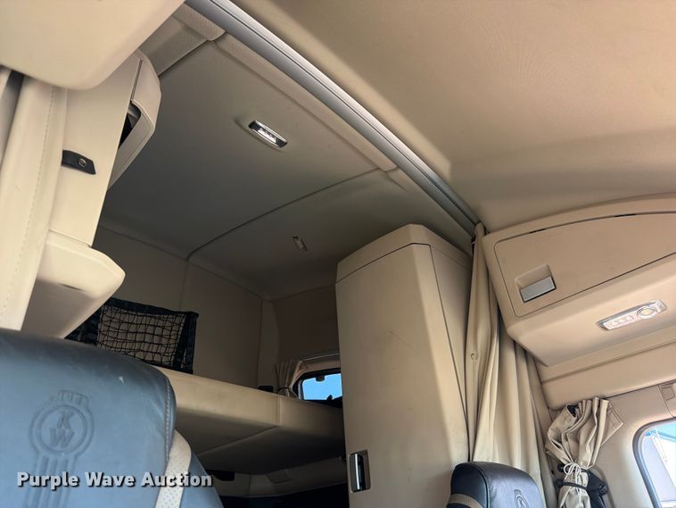 image for item YA4574 2023 Kenworth T680 semi truck
