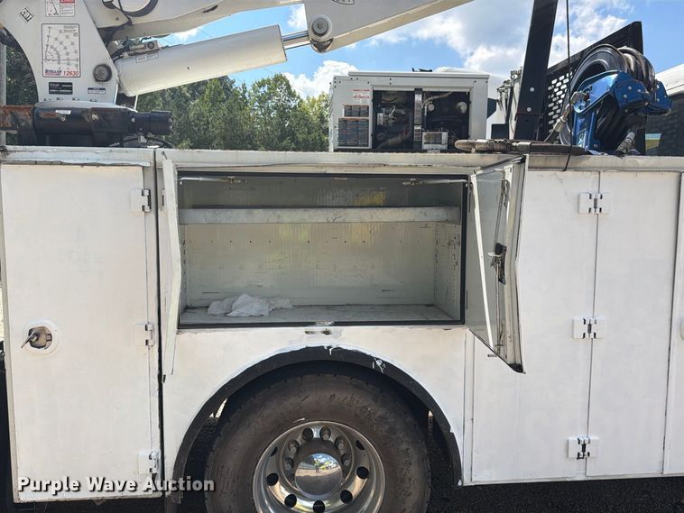 image for item YA4575 2022 Peterbilt 337 utility / service truck