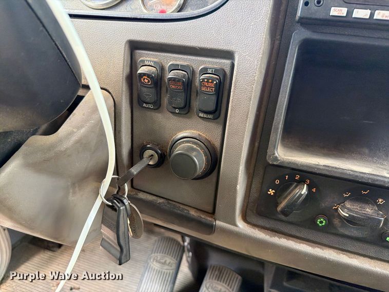 image for item YA4575 2022 Peterbilt 337 utility / service truck