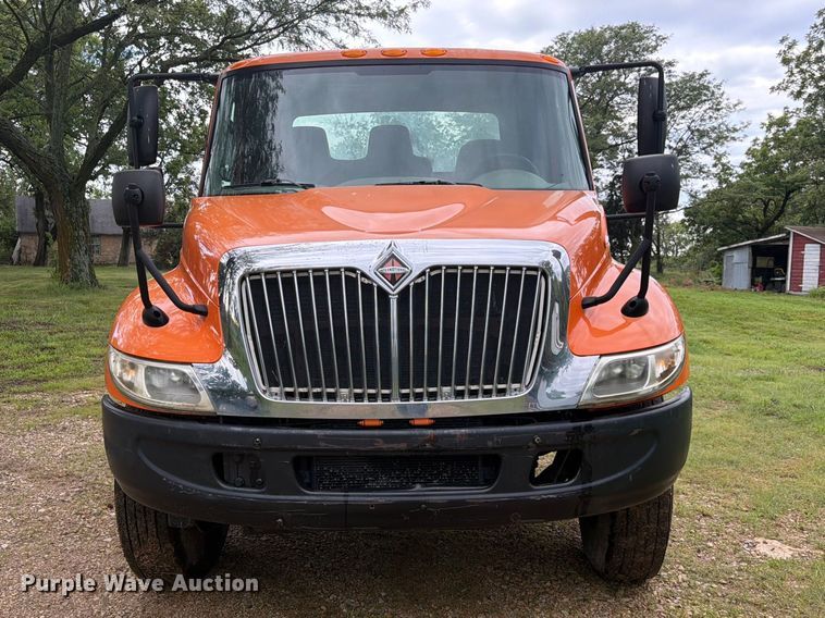 image for item DQ7955 2012 International 4300 truck cab and chassis
