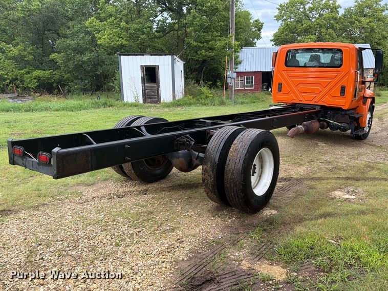 image for item DQ7955 2012 International 4300 truck cab and chassis