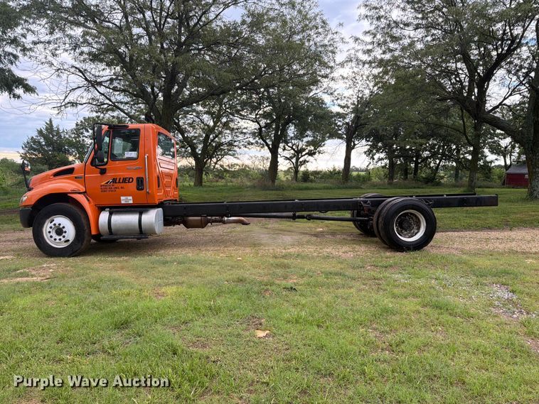 image for item DQ7955 2012 International 4300 truck cab and chassis
