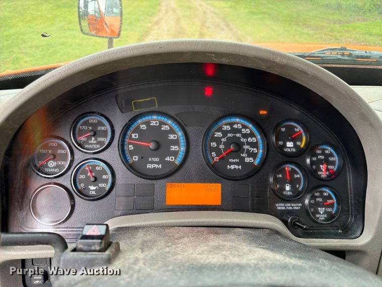 image for item DQ7955 2012 International 4300 truck cab and chassis