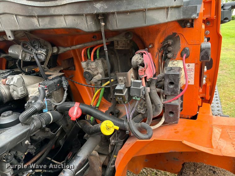 image for item DQ7955 2012 International 4300 truck cab and chassis