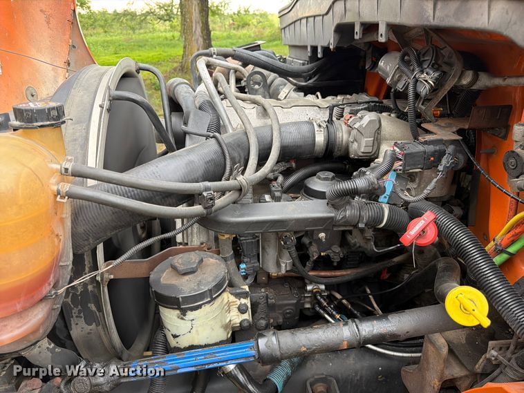 image for item DQ7955 2012 International 4300 truck cab and chassis