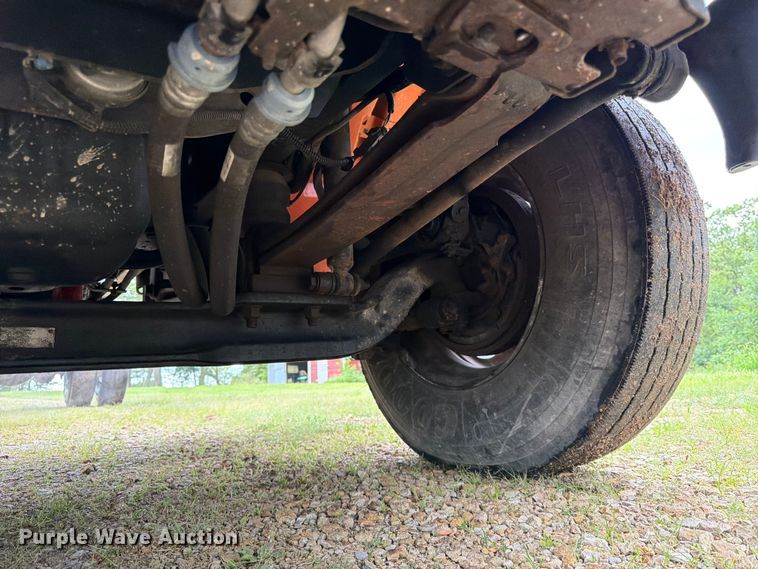 image for item DQ7955 2012 International 4300 truck cab and chassis
