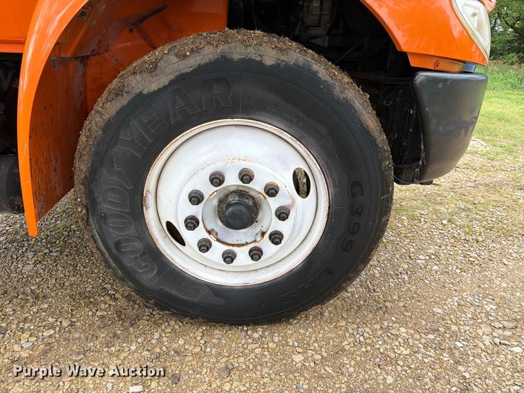 image for item DQ7955 2012 International 4300 truck cab and chassis