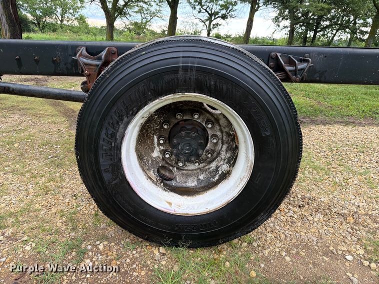image for item DQ7955 2012 International 4300 truck cab and chassis