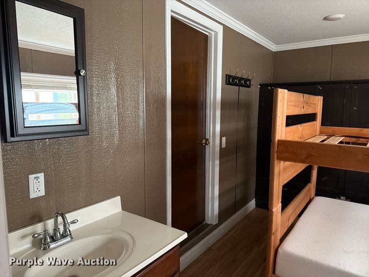 image for item DT2917 Skid mounted living quarters