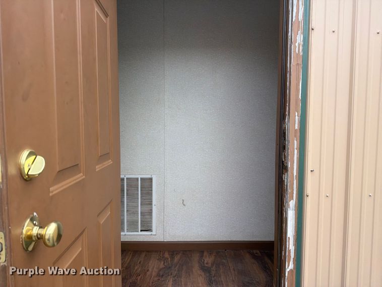 image for item DT2918 Skid mounted living quarters