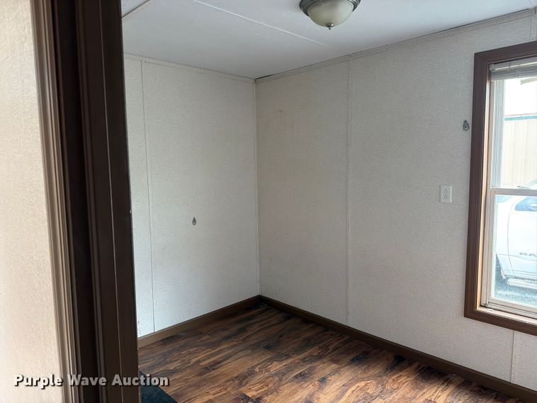 image for item DT2918 Skid mounted living quarters