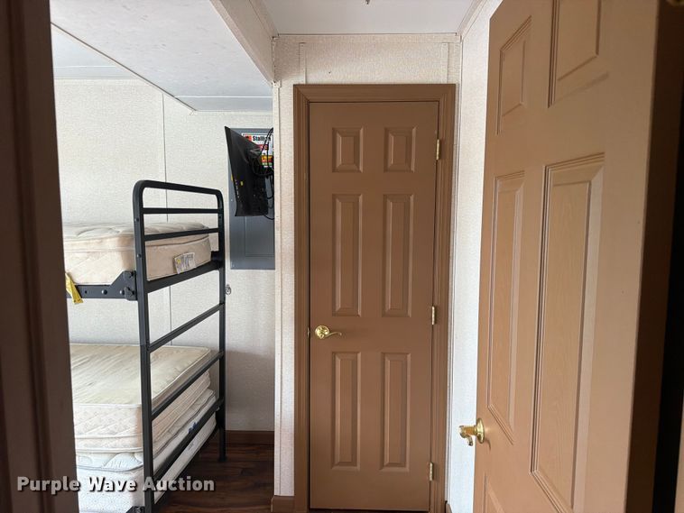 image for item DT2918 Skid mounted living quarters