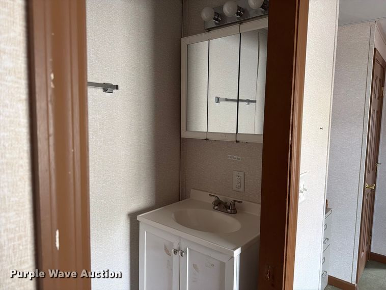 image for item DT2918 Skid mounted living quarters