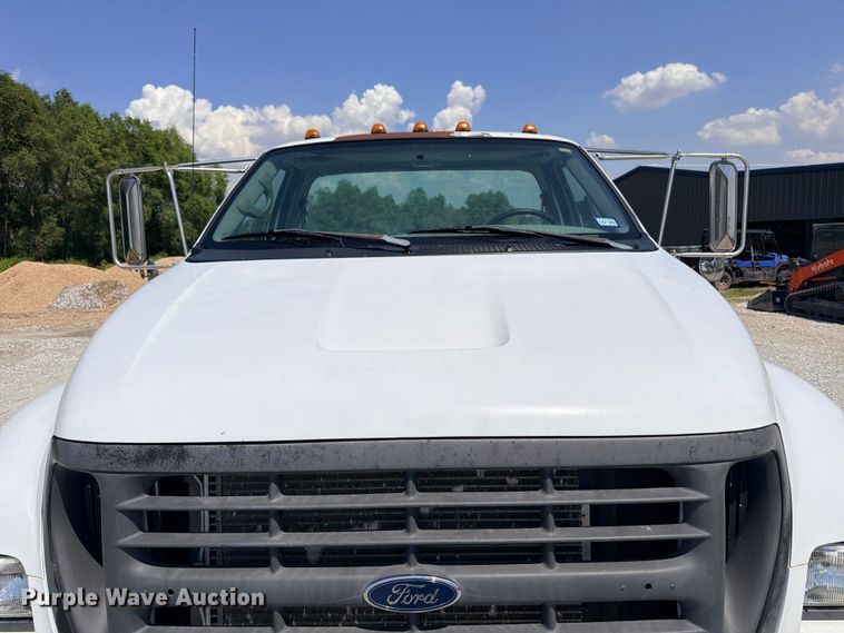 image for item DU1527 2002 Ford F750 truck cab and chassis