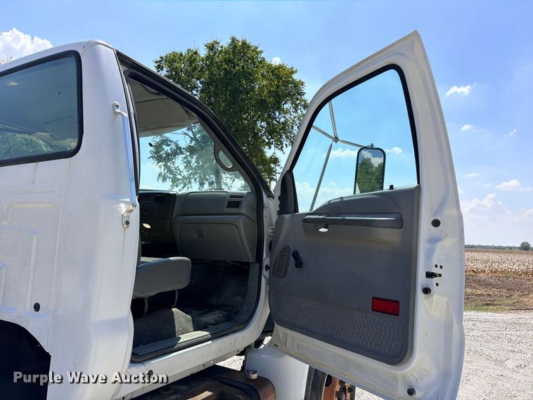 image for item DU1527 2002 Ford F750 truck cab and chassis