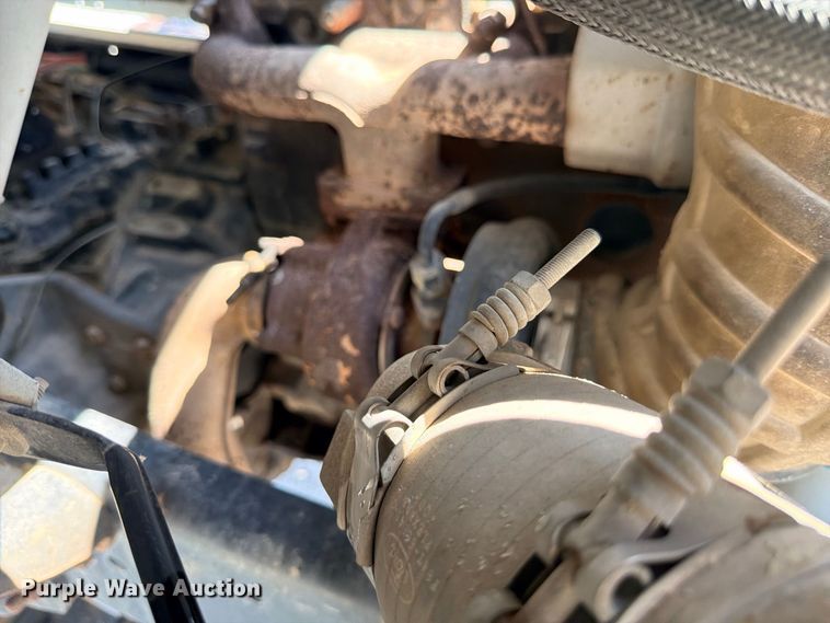 image for item DU1527 2002 Ford F750 truck cab and chassis