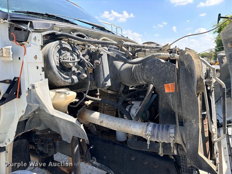 image for item DU1527 2002 Ford F750 truck cab and chassis