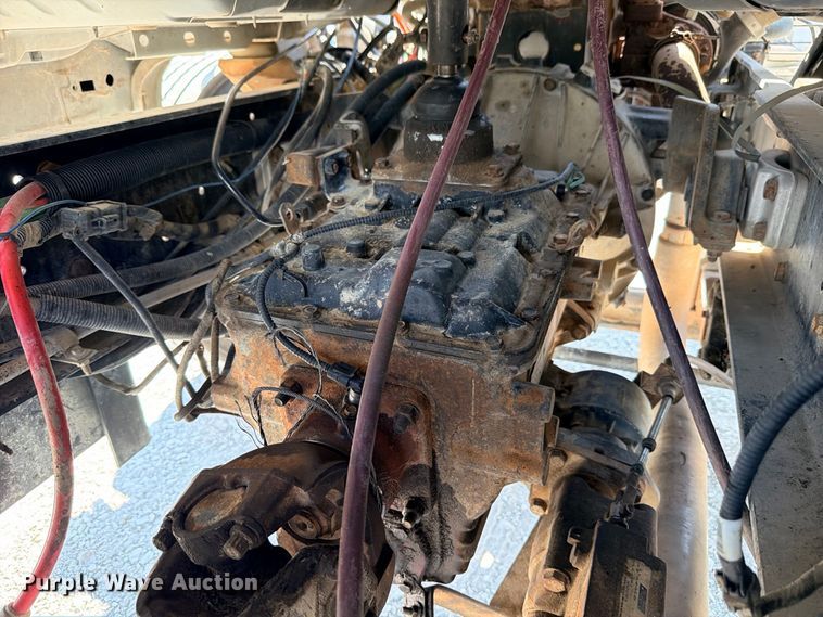 image for item DU1527 2002 Ford F750 truck cab and chassis