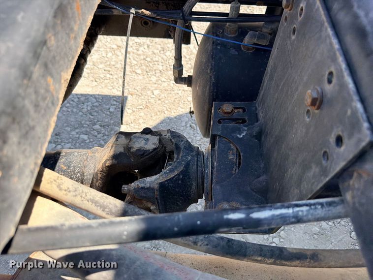image for item DU1527 2002 Ford F750 truck cab and chassis